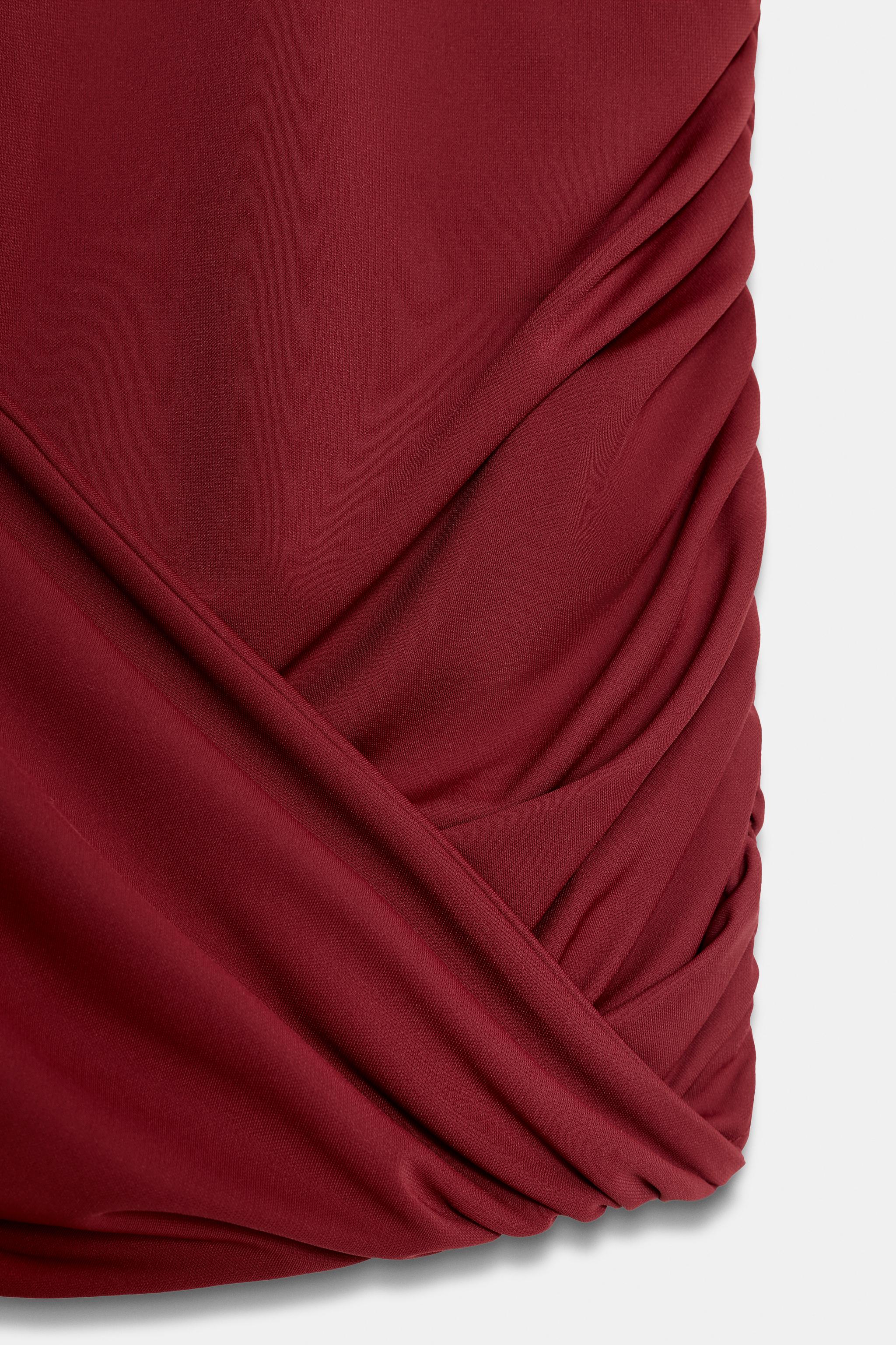 ROBE DRAPÉE À ÉPAULETTES